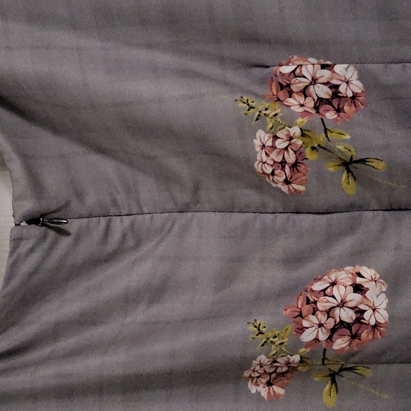 Eshakti Gray Hydrangea Dress - Picture 7 of 7